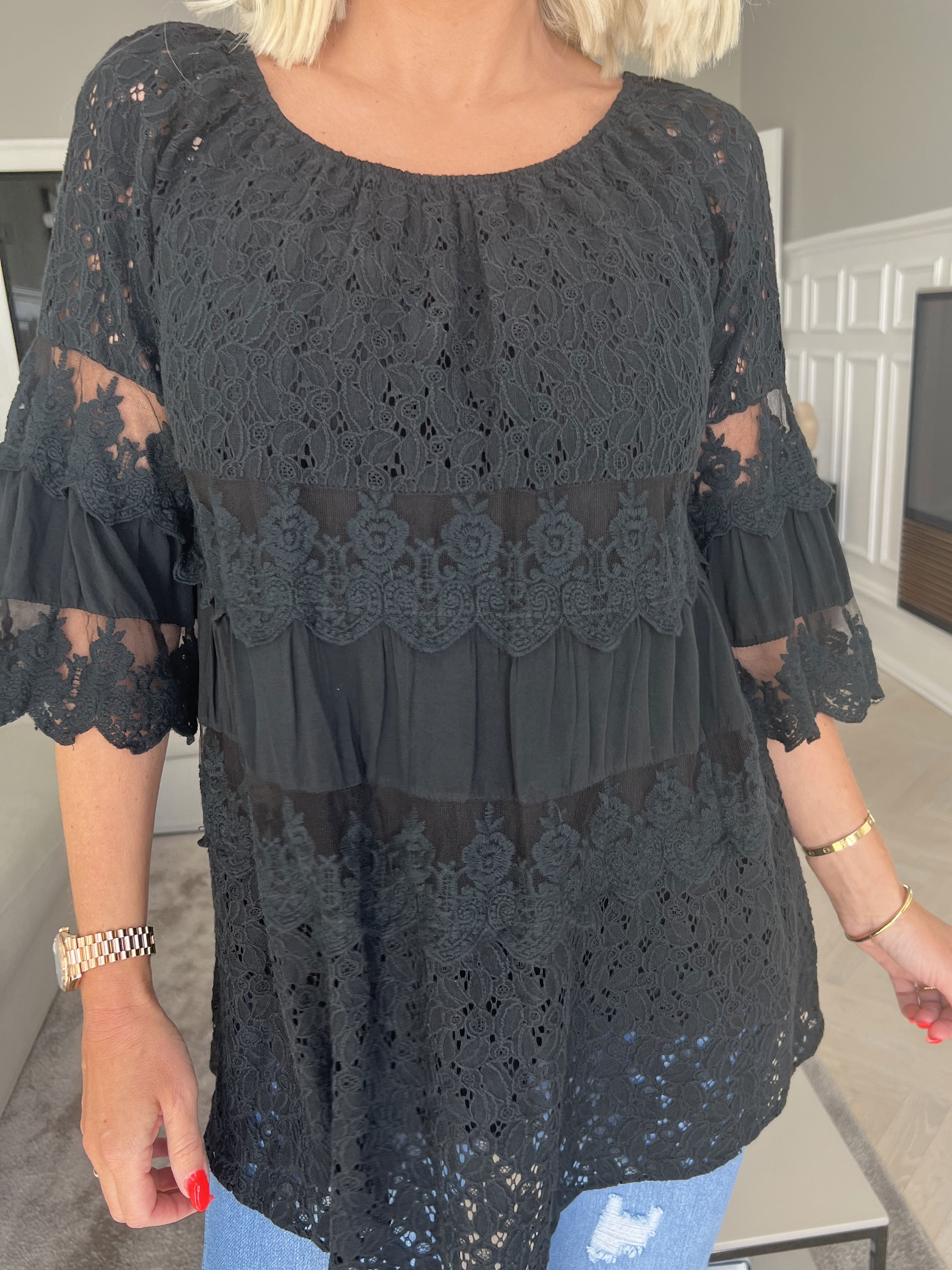 Ofelia - Sød blonde tunika med elastik i udskæringen